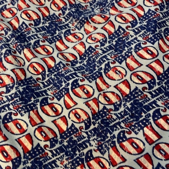 LuLaRoe Irma NWT Women’s 2XL Spirit of 76 Patriotic Americana Short Sleeve Top - Picture 8 of 8